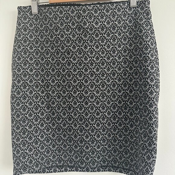 Ann Taylor Loft Petite Pencil Skirt S Black and Gray Pattern - Picture 1 of 3
